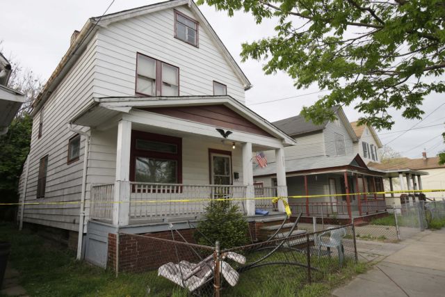 Αλυσοδεμένες κρατούνταν οι τρεις γυναίκες στο σπίτι-φυλακή του Κλίβελαντ